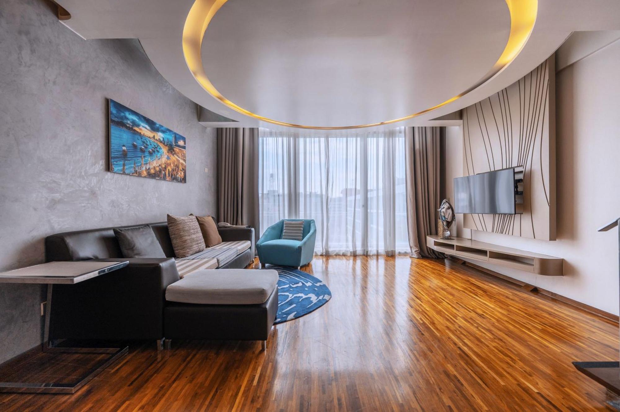 Hotel Baraquda Heeton Pattaya By Compass Hospitality Стая снимка