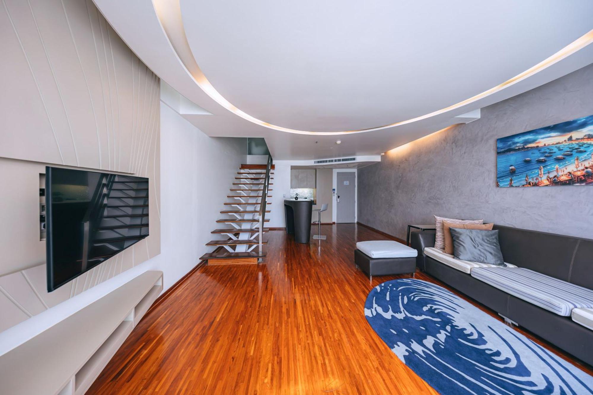 Hotel Baraquda Heeton Pattaya By Compass Hospitality Екстериор снимка