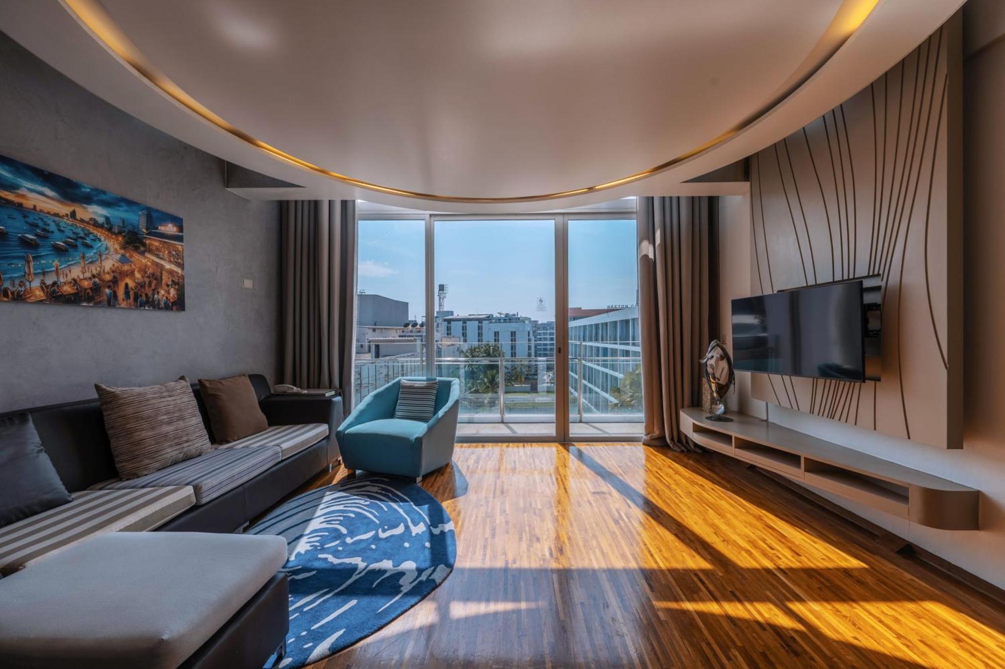 Hotel Baraquda Heeton Pattaya By Compass Hospitality Екстериор снимка