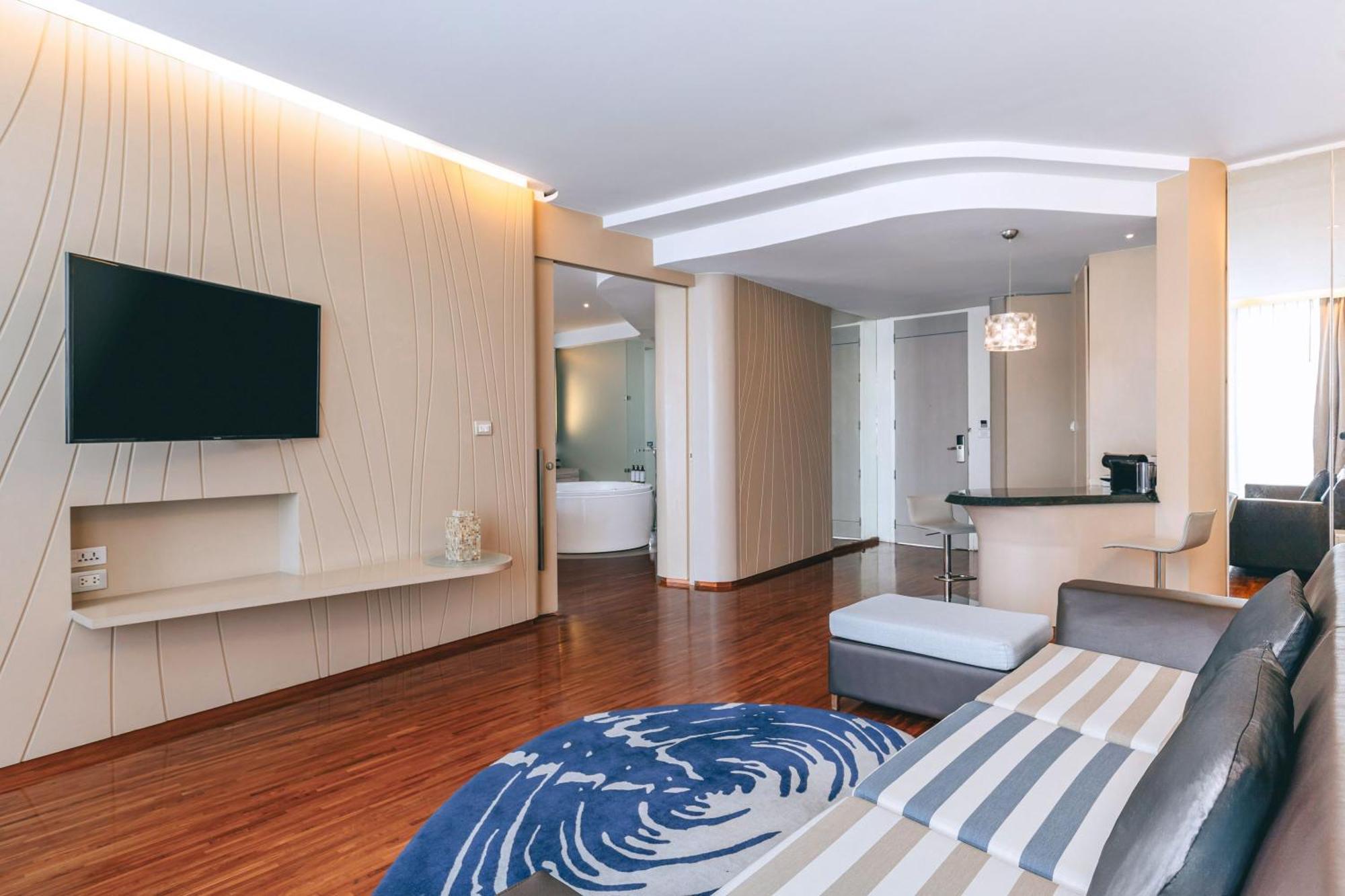 Hotel Baraquda Heeton Pattaya By Compass Hospitality Екстериор снимка